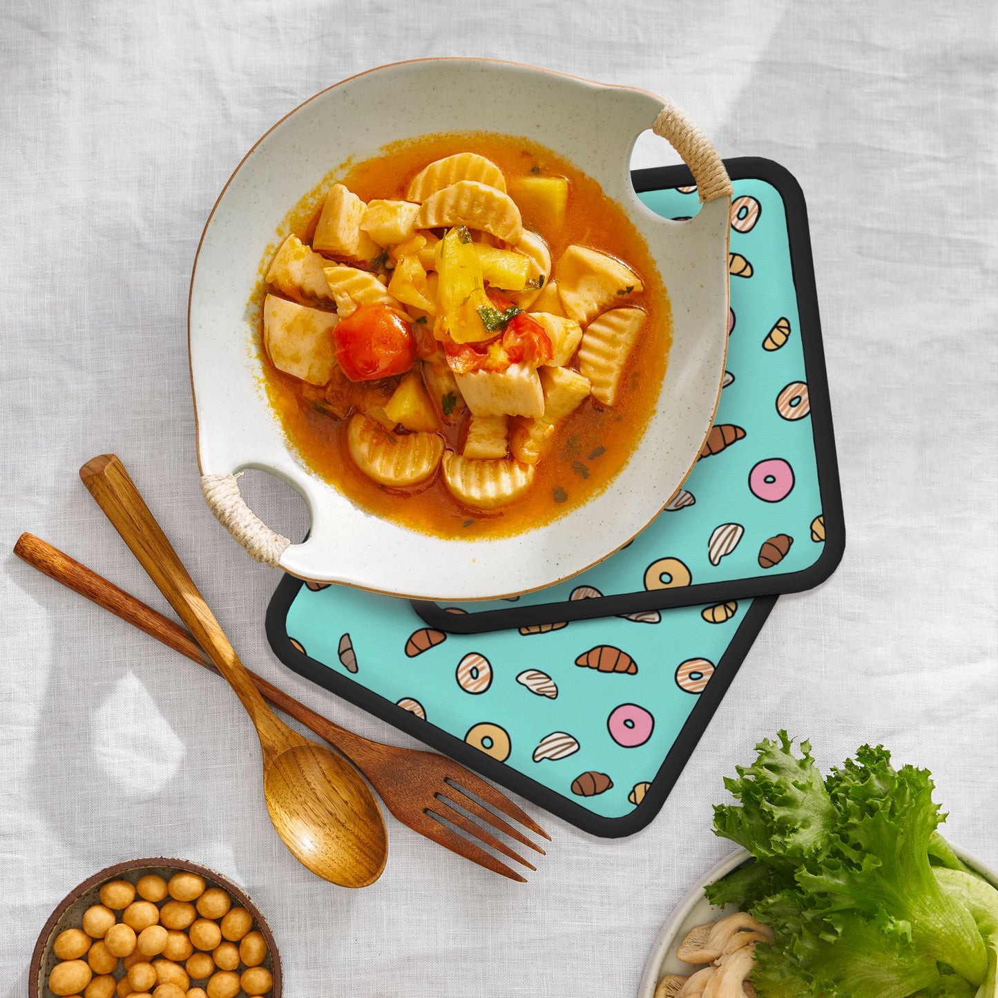 Set of 2 Square Silicone Heat-Resistant Mats 18×18cm – Cute Bakery Cartoon Design Kitchen Pads